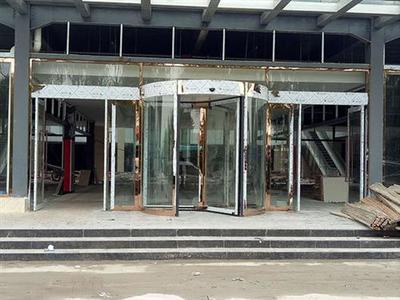 三翼旋转门 高端建筑入口的优雅与智能之选